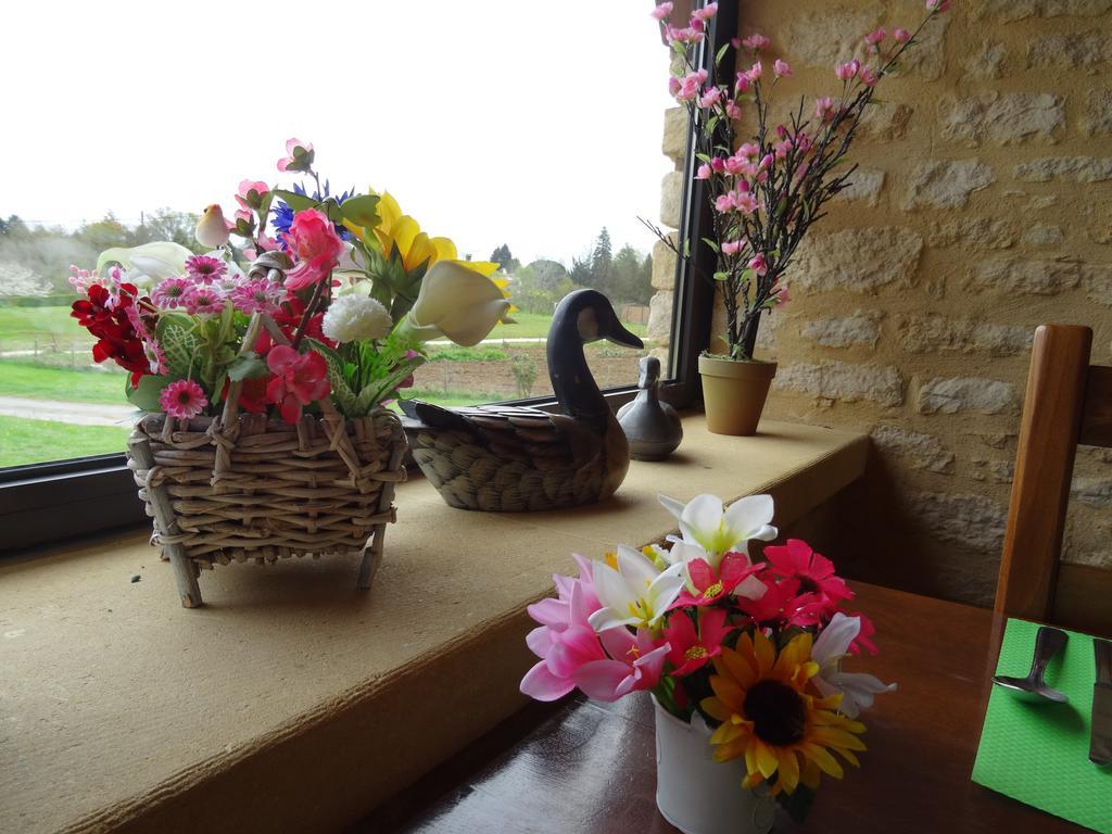Отель La Table Du Chaffour Saint-Genies-Bellevue Экстерьер фото