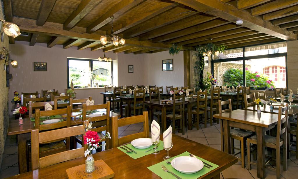 Отель La Table Du Chaffour Saint-Genies-Bellevue Экстерьер фото