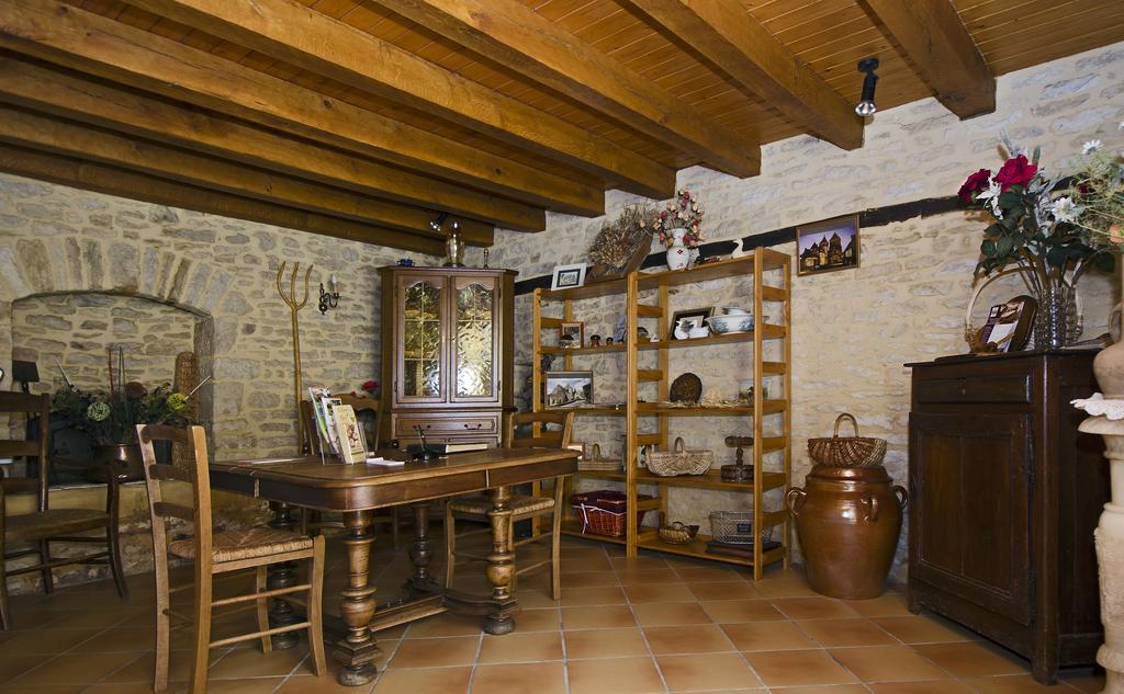 Отель La Table Du Chaffour Saint-Genies-Bellevue Экстерьер фото