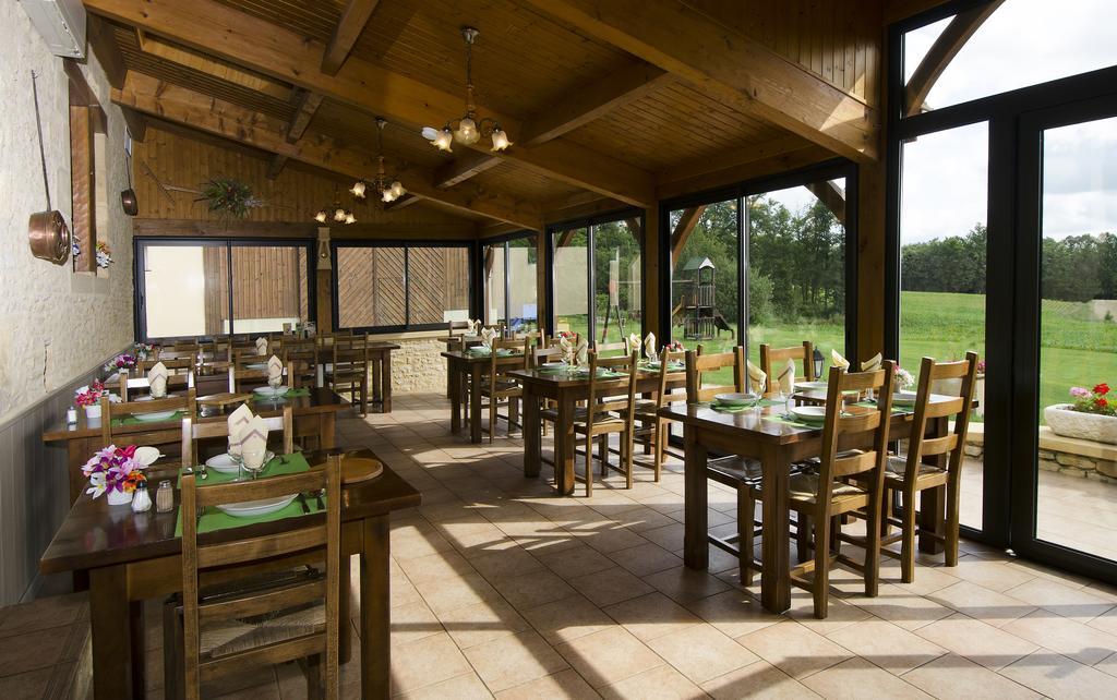 Отель La Table Du Chaffour Saint-Genies-Bellevue Экстерьер фото